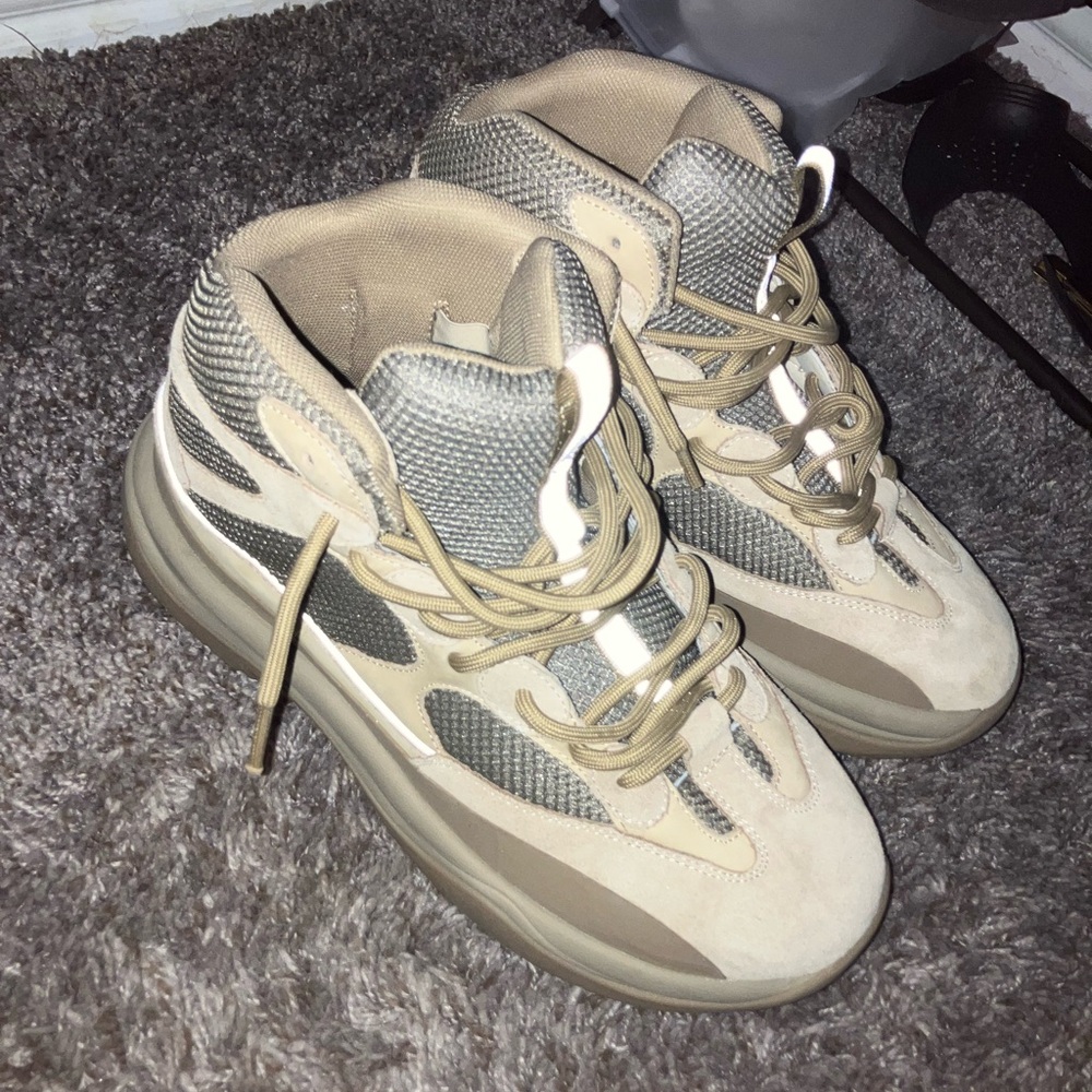 Yeezy Desert Boots Tan